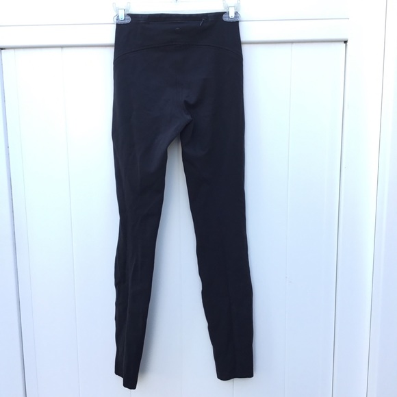 Lululemon Wander pant reflective hem back pocket - Picture 4 of 8